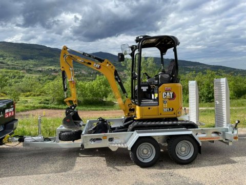 Vente et location de mini-pelle CAT 301.7 CR pour travaux de terrassement à Vienne 